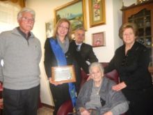 La Vice Presidente Giorgia Giallongo</br> con nonna Carmela, i due figli</br> e il funzionario Sergio Angelotti.