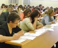 Insegnanti impegnati nel concorso </br>a Preside del 2004